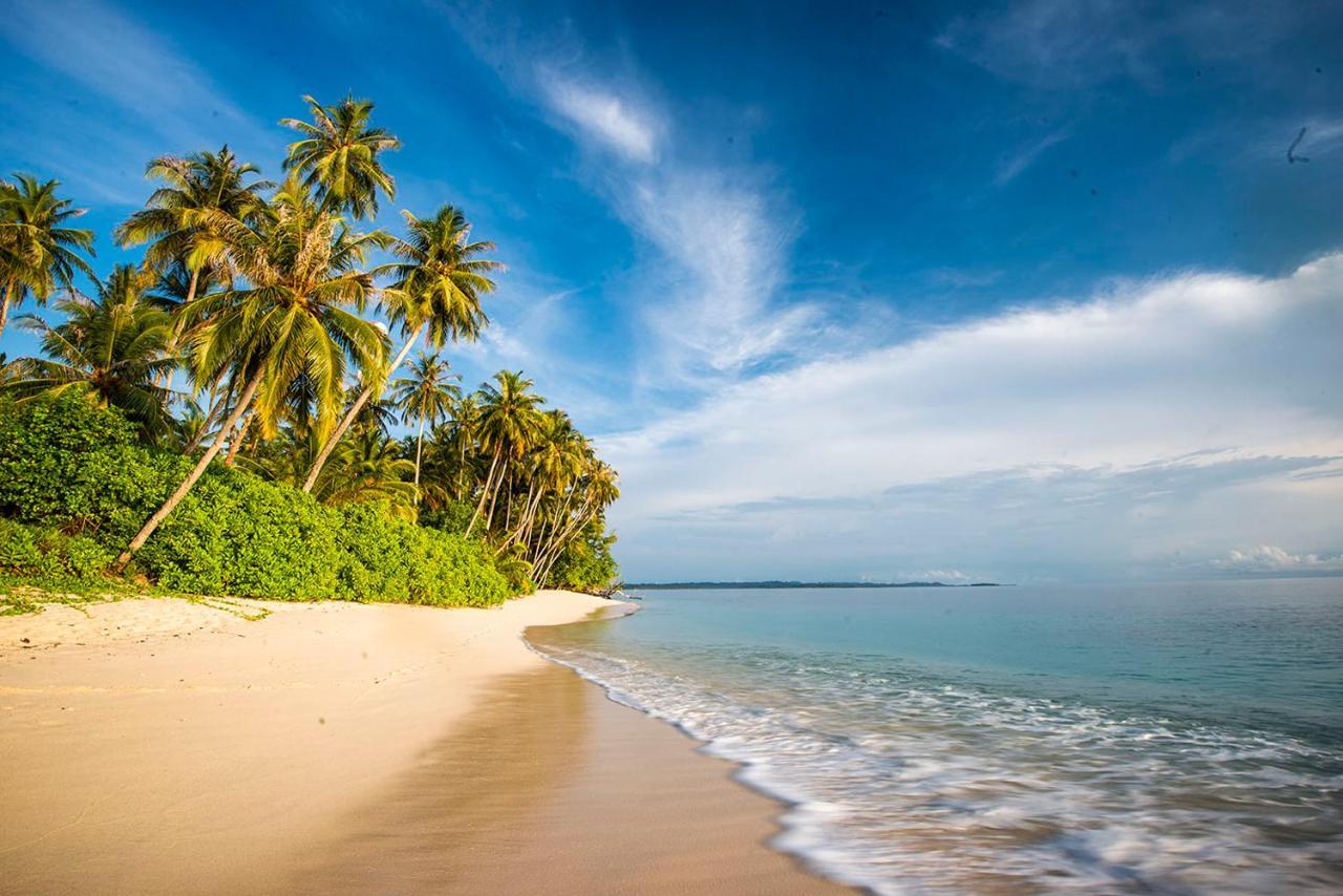 Pinang Island - Private Island Sea View Bungalows Singkil  Екстериор снимка