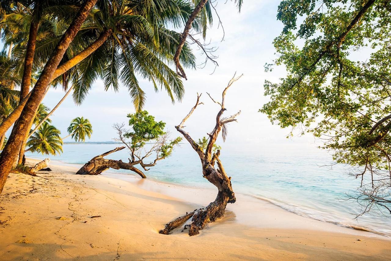 Pinang Island - Private Island Sea View Bungalows Singkil  Екстериор снимка