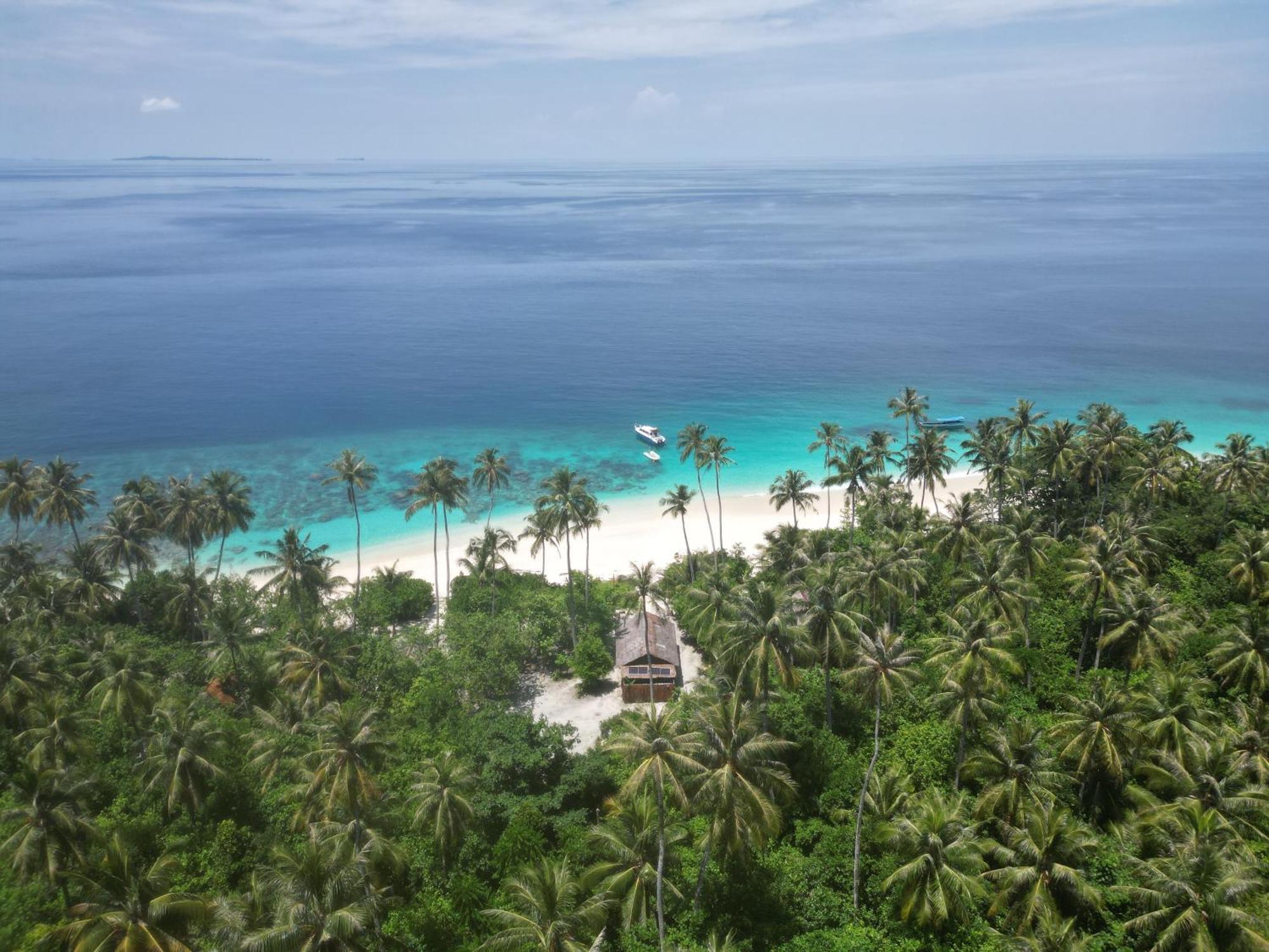 Pinang Island - Private Island Sea View Bungalows Singkil  Екстериор снимка