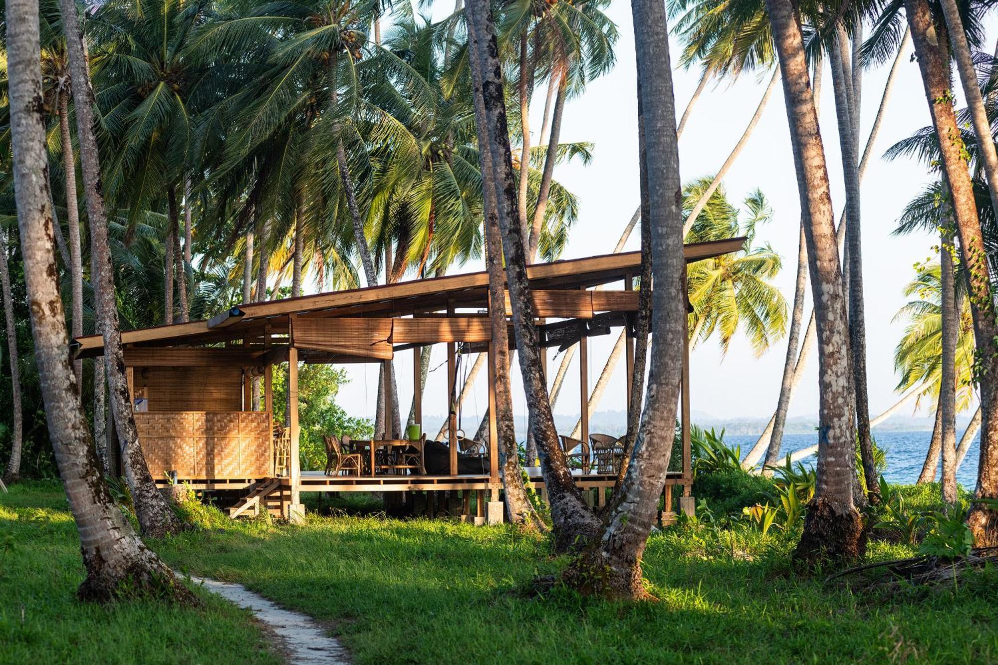 Pinang Island - Private Island Sea View Bungalows Singkil  Екстериор снимка