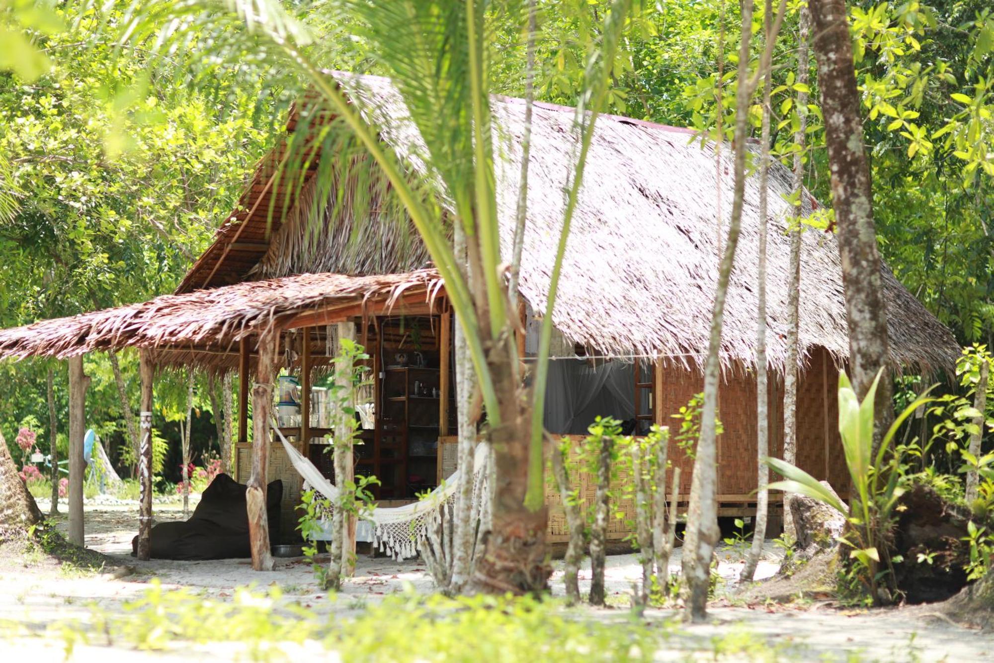 Pinang Island - Private Island Sea View Bungalows Singkil  Екстериор снимка