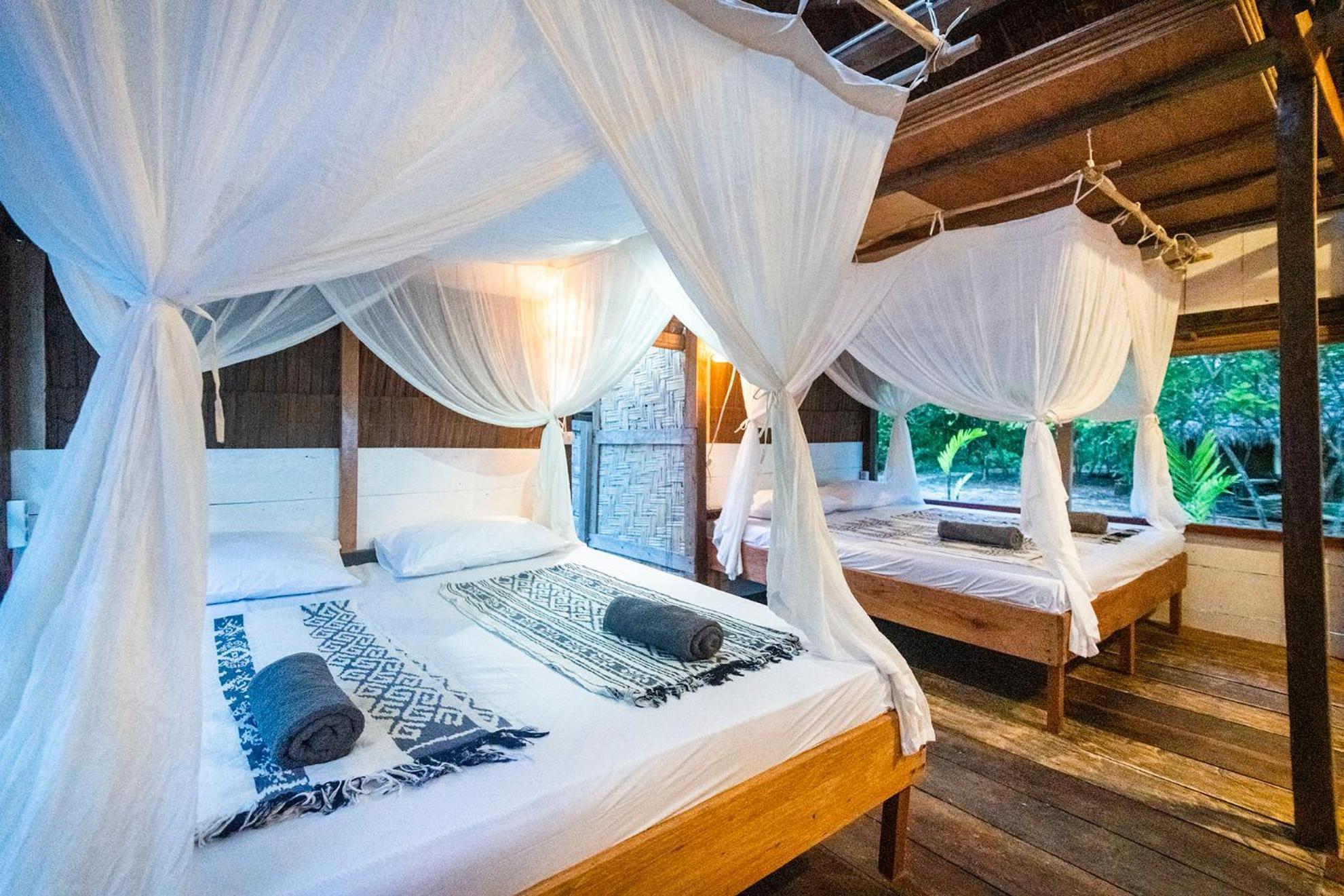 Pinang Island - Private Island Sea View Bungalows Singkil  Екстериор снимка